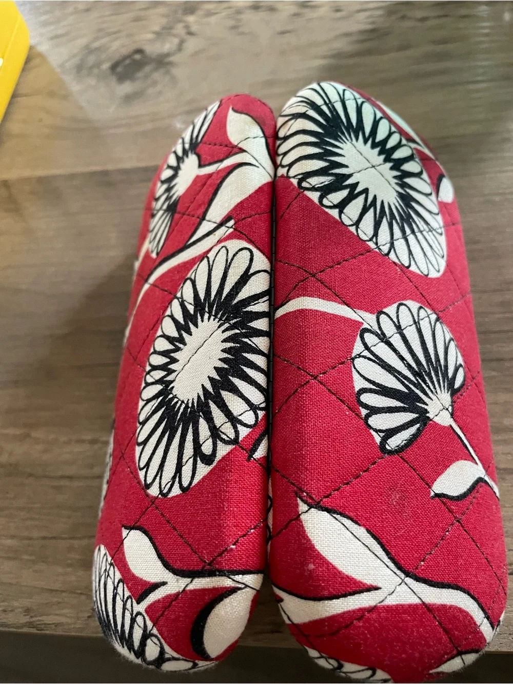 Vera Bradley quilted clamshell